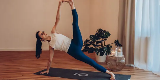 Energetic Vinyasa Flow im Golden Yoga Loft