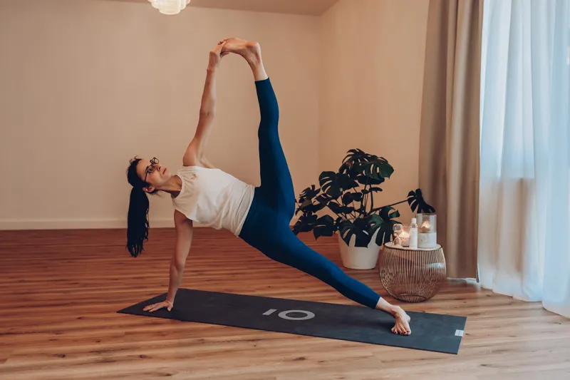 Energetic Vinyasa Flow im Golden Yoga Loft