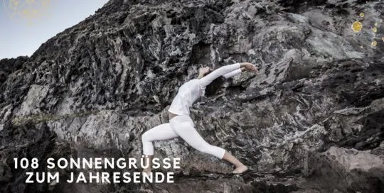 108 Sonnengrüße zum Jahresende am 30.12.2024 im Golden Yogaloft Ansbach